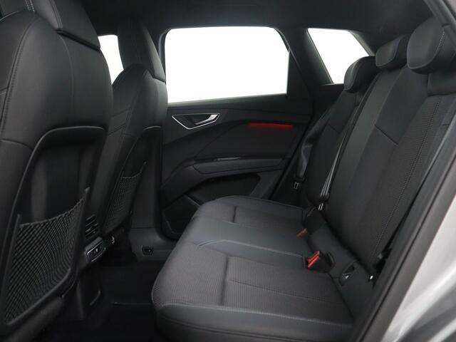 Audi Q4 e-tron 40 77KWH 150 KW S-Line | SOH 96,3% | Half leder | Adaptive cruise | Stoelverwarming | Drive select | Navigatie | Carplay | Sfeerverlichting | Camera | Park assist | Elektrische achterklep