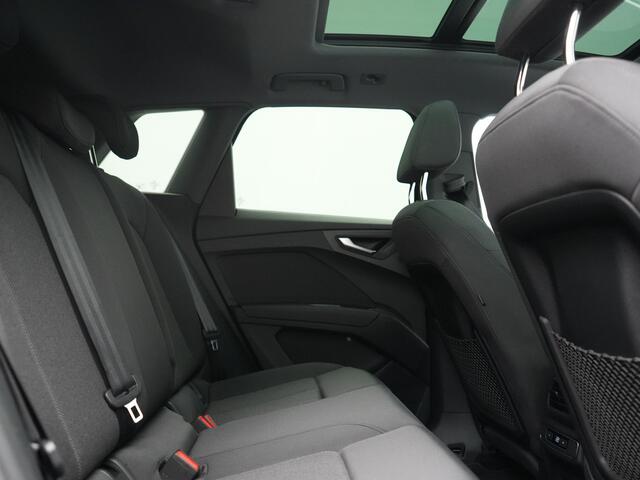 Audi Q4 e-tron 45 Quattro Edition 77 kWh 265pk Dealer O.H. | Panoramadak | Sonos Audio | Navigatie Ful Map | Virtual Cockpit | DAB | 19"L.M |