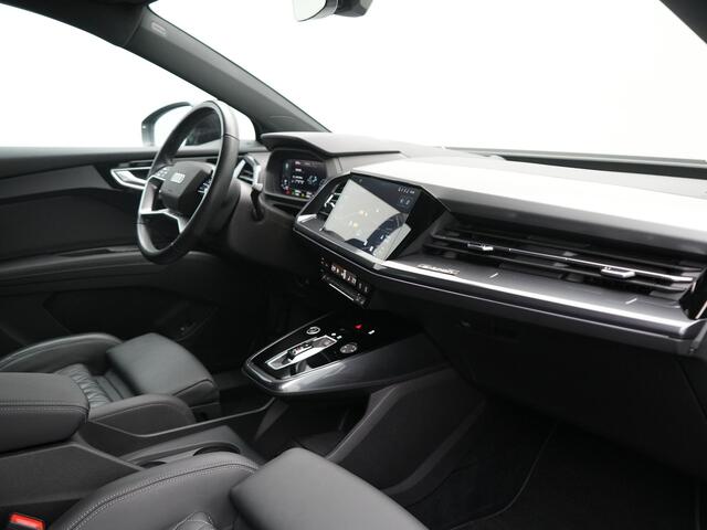 Audi Q4 e-tron 40 S edition 82 kWh 204pk Dealer O.H. | Adaptive Cruise | Head Up | Camera | Lederen Sportstoelen Memory & Verwarmd | Blis | Keyless | Matrix LED | Apple Carplay | Navigatie | DAB | 19"L.M |