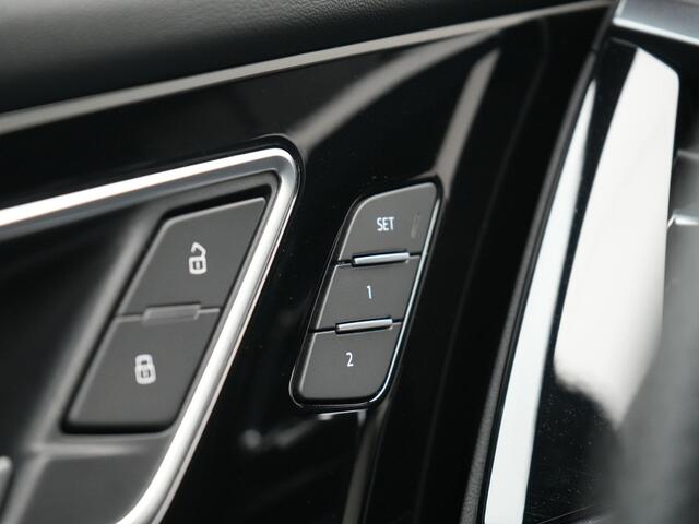 Audi Q4 e-tron 40 S edition 82 kWh 204pk Dealer O.H. | Adaptive Cruise | Head Up | Camera | Lederen Sportstoelen Memory & Verwarmd | Blis | Keyless | Matrix LED | Apple Carplay | Navigatie | DAB | 19"L.M |