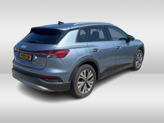 Audi Q4 e-tron 40 Advanced edition 77 kWh / Trekhaak / Camera / Head-up / CarPlay / Matrix LED / 19'' / Warmtepomp / Dodehoek / DAB / ACC