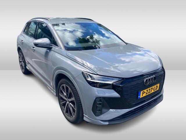 Audi Q4 e-tron 35 Advanced edition 55 kWh / Camera / Leder / Keyless / Matrix LED / 20'' / Warmtepomp / Elektr. Bestuurdersstoel / Stoelverwarming / DAB / ACC