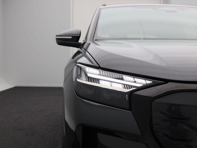 Audi Q4 e-tron S edition 45 | 82 kWh | 286 PK | 21 inch velgen | Privacyglas | Trekhaak | Panoramadak | Zwart optiek |