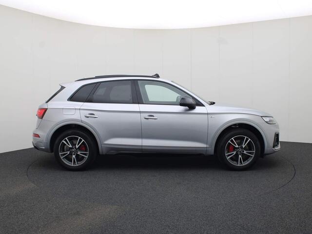 Audi Q5 50 TFSIe 299PK S-tronic S Line Quattro · Keyless · Panoramadak · Camera · Elek. Achterklep · Side Assist · 19'' Inch ·