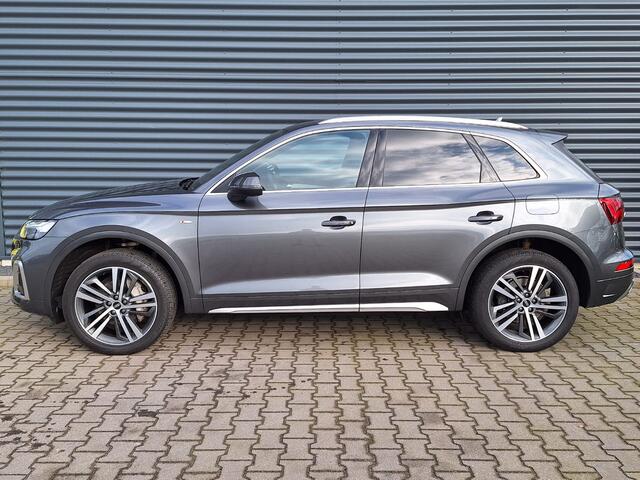 Audi Q5 50 TFSI e quattro S-Line Plug In Hybrid Daytona Grijs PHEV | Carplay | Trekhaak af Fabriek | Adaptive Cruise | Camera | Virtual | Head-up Display | Keyless |