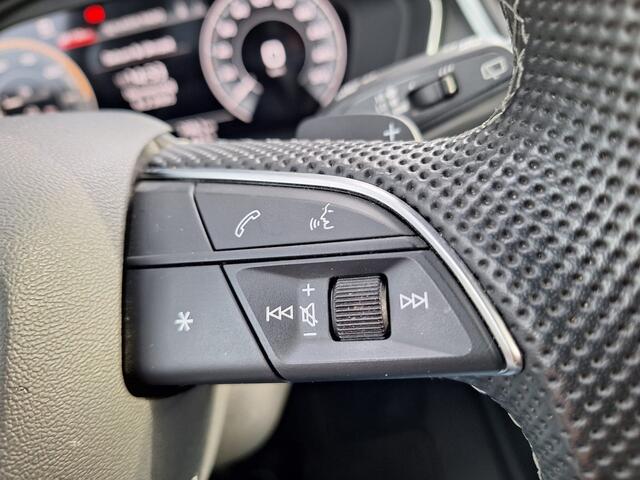 Audi Q5 50 TFSI e quattro S-Line Plug In Hybrid Daytona Grijs PHEV | Carplay | Trekhaak af Fabriek | Adaptive Cruise | Camera | Virtual | Head-up Display | Keyless |