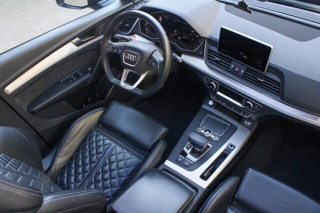 Audi Q5 55 TFSI e quattro Competition | BTW | Pano | RS-zetels | Dodehoek detectie | Stoelverwarming onder andere voorzien van Panorama dak, RS stoelen, Dodehoek detectie, Sfeerverlichting, Elektrische stoelen, Afgevlakt S-line stuur, Achteruitrijcamera, Parkeerh