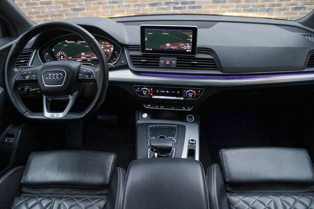 Audi Q5 55 TFSI e quattro Competition | BTW | Pano | RS-zetels | Dodehoek detectie | Stoelverwarming onder andere voorzien van Panorama dak, RS stoelen, Dodehoek detectie, Sfeerverlichting, Elektrische stoelen, Afgevlakt S-line stuur, Achteruitrijcamera, Parkeerh