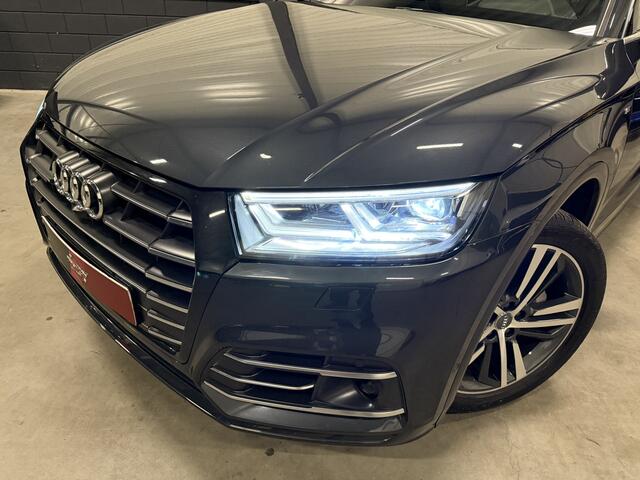 Audi Q5 55 TFSI e quattro 367PK S-Line PANO/LUCHTVERING/HEAD-UP/20"/MASSAGE+MEMORY/ACC/SFEER/CARPLAY/STANDKACHEL/DAB/PRIVACY/ELECTR.TREKHAAK/MANHATTAN-GRAU