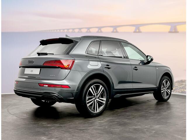 Audi Q5 S edition Competition 50 TFSI e 220 kW / 299 pk SU
