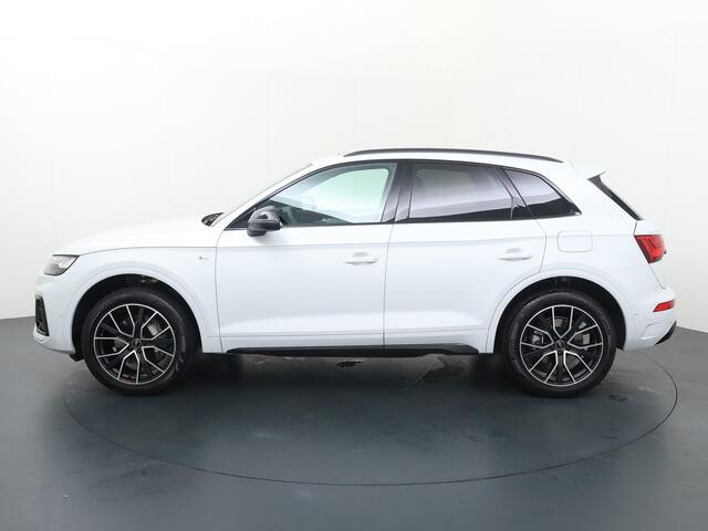 Audi Q5 55 TFSI e S Line | 367 PK | Trekhaak | Panoramadak | LED Matrix verlichting |