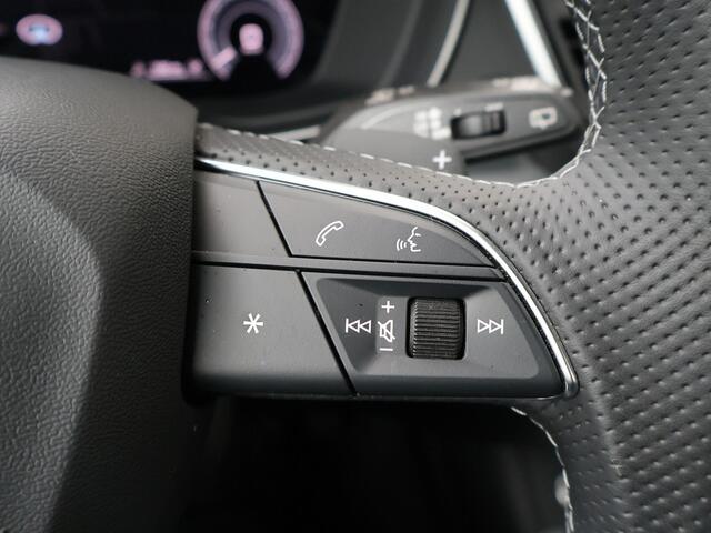 Audi Q5 55 TFSI e S Line | 367 PK | Trekhaak | Panoramadak | LED Matrix verlichting |