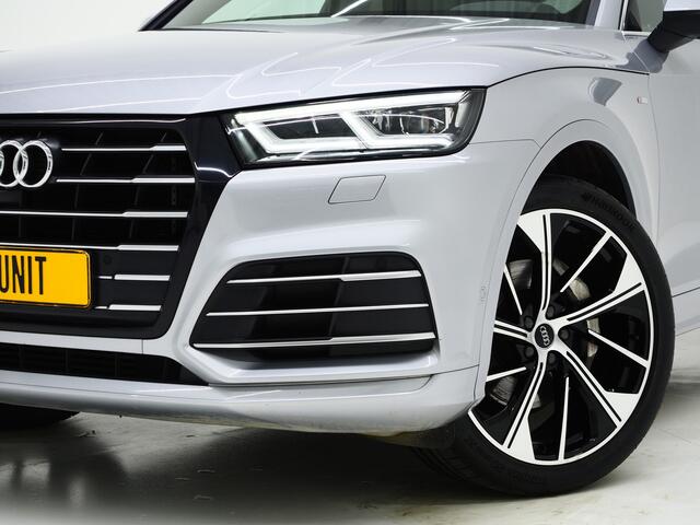 Audi Q5 55 TFSI e quattro Competition | Panoramadak | RS Stoelen | Luchtvering | 360 | Keyless | Trekhaak