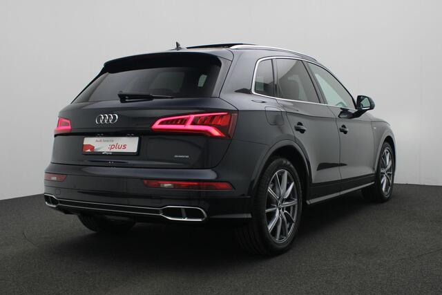 Audi Q5 55 TFSI e 367 pk S-tronic quattro Competition / S-Line | Panoramadak | Trekhaak | Fijnnappa leder | Luchtvering | Matrix LED | Bang & Olufsen Sound | Elektr. stoel