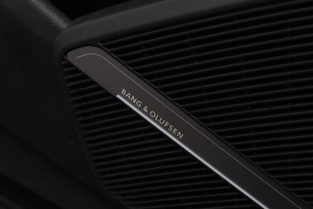 Audi Q5 55 TFSI e 367 pk S-tronic quattro Competition / S-Line | Panoramadak | Trekhaak | Fijnnappa leder | Luchtvering | Matrix LED | Bang & Olufsen Sound | Elektr. stoel