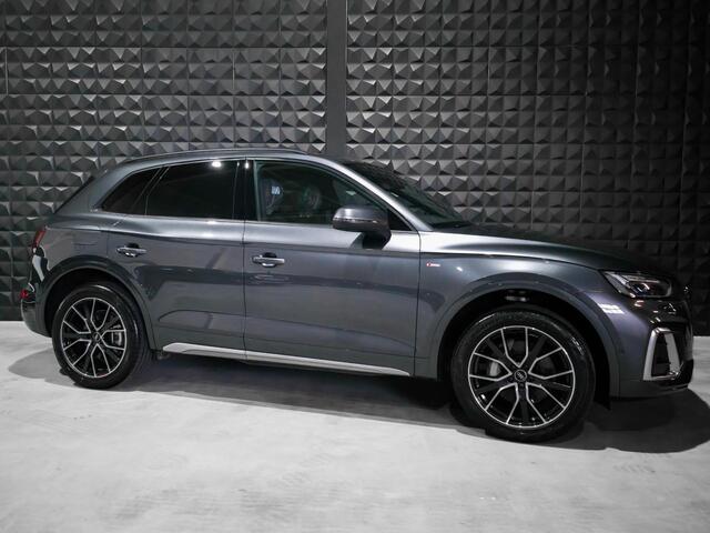 Audi Q5 55 TFSI e S edition | 36km!! |Pano | Topv | 20"| Side ass. | Tour | Stad | Park |