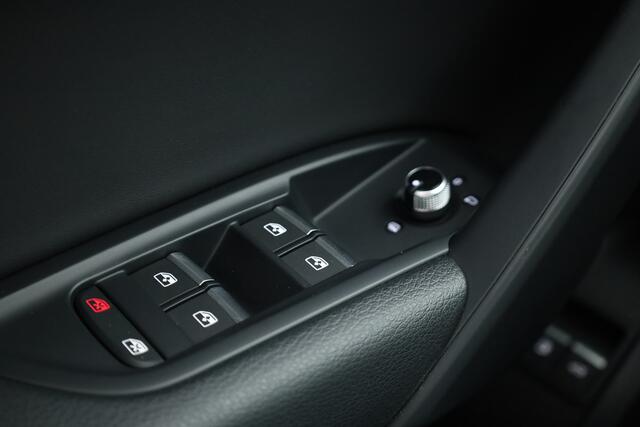 Audi Q5 50 TFSI e quattro S edition | Navi | Elek. Trekhaak | Stoelverw. | 20'' | LED |