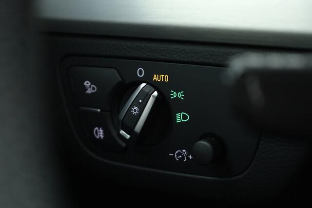 Audi Q5 50 TFSI e quattro S edition | Navi | Elek. Trekhaak | Stoelverw. | 20'' | LED |