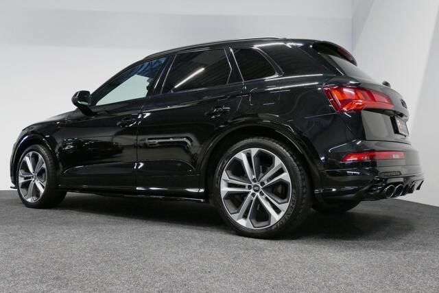 Audi Q5 55 TFSI e S edition Competition / S-line ex- & interieur / RS Seats / SQ5 Diffuser / Maxton Design Bodykit V.2 / Luchtvering / Elektr. verstelbare voorstoelen (links memory) / Bang & Olufsen Sound / Matrix LED / Head-up Display / Stoelverwarming / Apple C