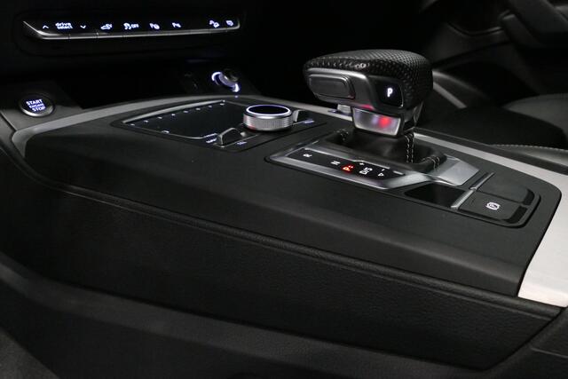 Audi Q5 55 TFSI e S edition Competition / S-line ex- & interieur / RS Seats / SQ5 Diffuser / Maxton Design Bodykit V.2 / Luchtvering / Elektr. verstelbare voorstoelen (links memory) / Bang & Olufsen Sound / Matrix LED / Head-up Display / Stoelverwarming / Apple C