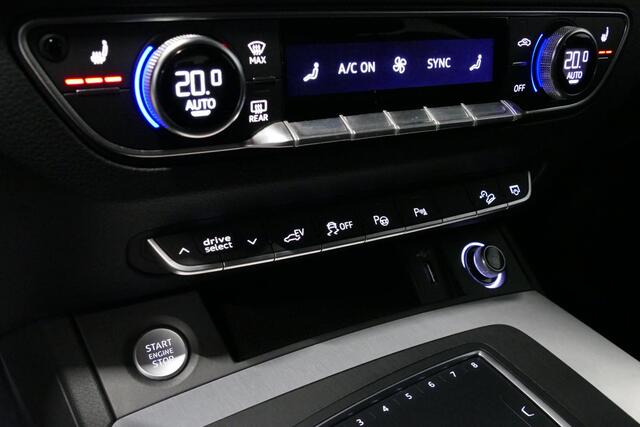 Audi Q5 55 TFSI e S edition Competition / S-line ex- & interieur / RS Seats / SQ5 Diffuser / Maxton Design Bodykit V.2 / Luchtvering / Elektr. verstelbare voorstoelen (links memory) / Bang & Olufsen Sound / Matrix LED / Head-up Display / Stoelverwarming / Apple C