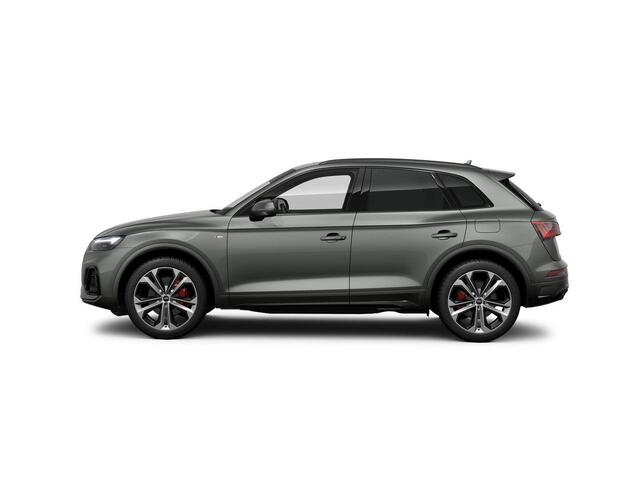 Audi Q5 50 TFSI e S edition Competition 299 PK · Lederen/Alcantara bedkleding · Audi Sport rode stiksels · Luchtvering · Assistentiepakket Tour