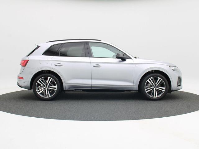 Audi Q5 50 TFSi e 299 Pk Automaat S-Line | Full LED | Panoramadak | Zwart Optiek | Camera | 20 Inch | Stoelverwarming | Adaptive Cruise | 46.409 Km!!