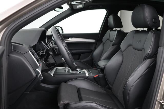 Audi Q5 50 TFSIe quattro S edition | Panoramadak | Trekhaak | Adaptive cruise | Massage | Luchtvering | Camera | Stoelverwarming | Carplay | Half leder | Virtual Cockpit | Audi Exclusive Lak
