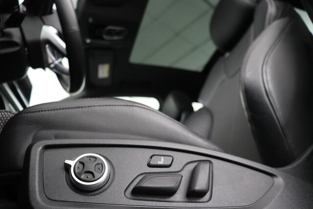 Audi Q5 50 TFSIe quattro S edition | Panoramadak | Trekhaak | Adaptive cruise | Massage | Luchtvering | Camera | Stoelverwarming | Carplay | Half leder | Virtual Cockpit | Audi Exclusive Lak