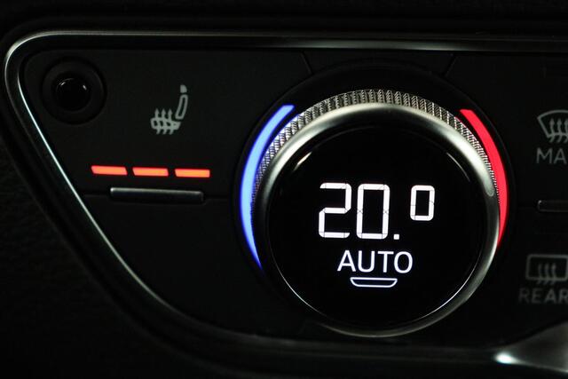 Audi Q5 50 TFSIe quattro S edition | Panoramadak | Trekhaak | Adaptive cruise | Massage | Luchtvering | Camera | Stoelverwarming | Carplay | Half leder | Virtual Cockpit | Audi Exclusive Lak