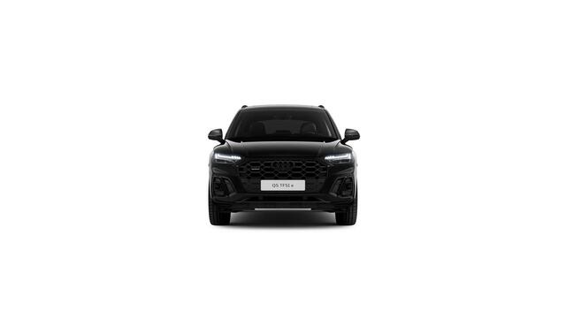 Audi Q5 55 TFSI e S edition Competition | 367 PK | Trekhaak | Panoramadak | Luchtvering | Carbon stylingpakket | Oled achterlichten | B&O premium sound | Leder interieur |