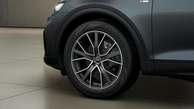Audi Q5 S edition Competition 50 TFSI e 220 kW / 299 PK SU panoramadak, assistentie pakket parking, leder/alcantara interieur