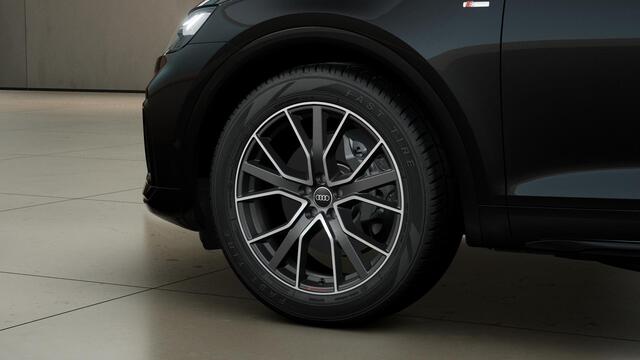 Audi Q5 50 TFSI e S edition Competition panoramadak, assitentiepakket parking, leder/alcantara interieur