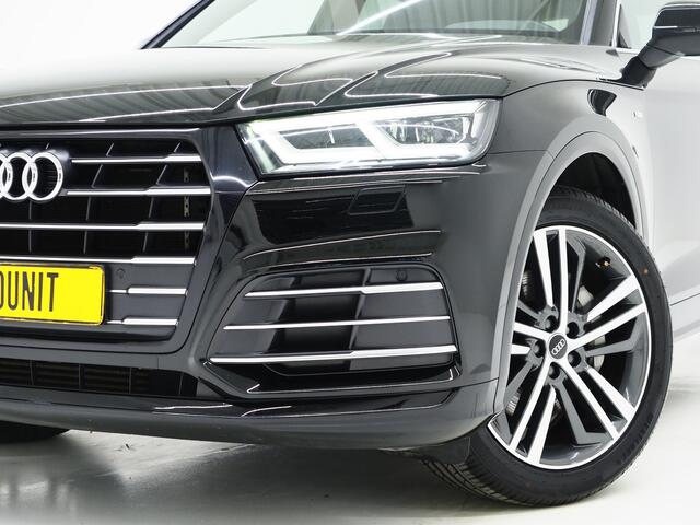Audi Q5 55 TFSI e quattro Competition | Panoramadak | Luchtvering | Keyless | Camera | Virtual | Carplay