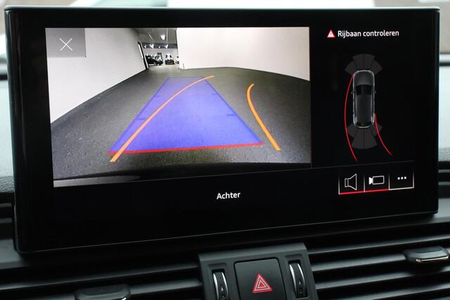 Audi Q5 50 TFSI e quattro PHEV Prestige Navigatie Apple Carplay/Android Auto Adaptive Cruise Control Parkeersensoren Camera Lane Assist Elektrische achterklep Matrix LED koplampen Dynamische knipperlichten Inklapbare trekhaak Virtual Cockpit Stoelverwarming Priva