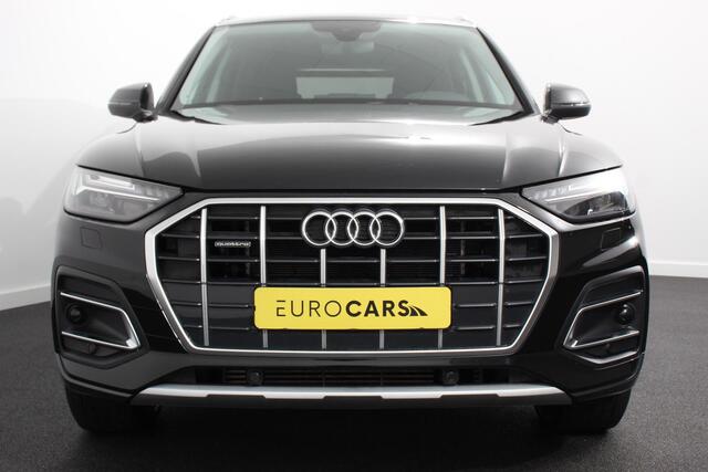 Audi Q5 50 TFSI e quattro PHEV Prestige Navigatie Apple Carplay/Android Auto Adaptive Cruise Control Parkeersensoren Camera Lane Assist Elektrische achterklep Matrix LED koplampen Dynamische knipperlichten Inklapbare trekhaak Virtual Cockpit Stoelverwarming Priva