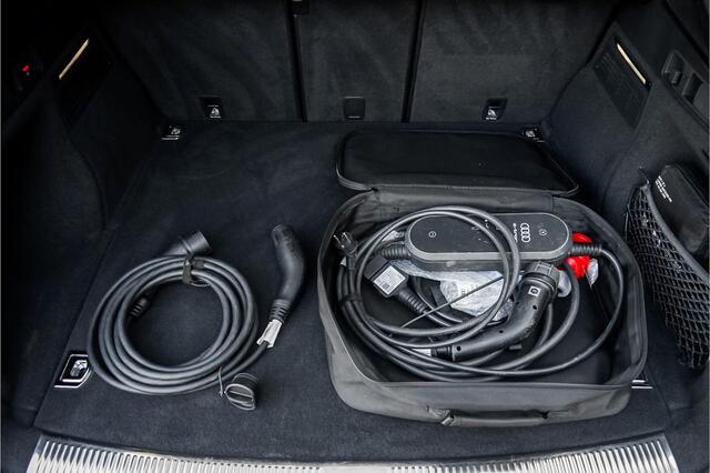 Audi Q5 Sportback 50 TFSI e S Edition Pano RS-Stoelen Matrix Trekhaak 20"