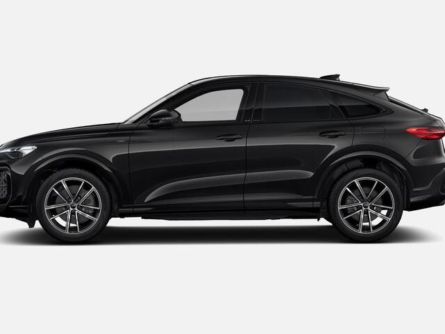 Audi Q5 Sportback 2.0 TFSI e-hybrid quattro S edition 299 PK · 20" LM Velgen · Adaptieve luchtvering · Tech plus · Glazen panoramadak