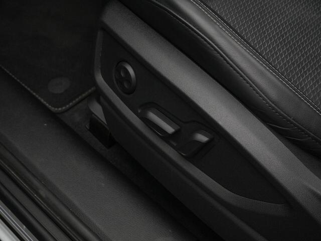 Audi Q5 55 TFSI e 367 pk S-tronic quattro S edition | Panoramadak | Trekhaak | Matrix LED koplampen | B&O sound | Luchtvering | Achteruitrijcamera | Standkachel | 21 inch