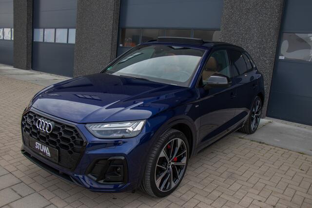 Audi Q5 55 TFSI e S edition Competition | Audi Exclusive | 3 X S-Line | Pano | B&O | Sfeer | Luchtvering | Matrix LED | 21 Inch | 360 View | HUD | S-Seats | Trekhaak | DAB | Carplay | Alle Opties | Dealer Onderhouden | BTW | 1 Eigenaar | Garantie