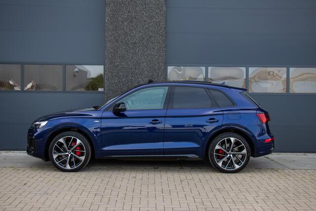 Audi Q5 55 TFSI e S edition Competition | Audi Exclusive | 3 X S-Line | Pano | B&O | Sfeer | Luchtvering | Matrix LED | 21 Inch | 360 View | HUD | S-Seats | Trekhaak | DAB | Carplay | Alle Opties | Dealer Onderhouden | BTW | 1 Eigenaar | Garantie