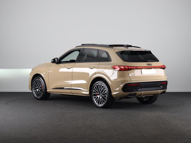 Audi Q5 2.0 TFSI e-hybrid quattro S edition Competition | Mmi experience pro | Glazen panoramadak | Tech plus | Privacy glas |