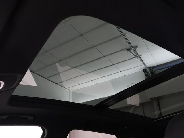 Audi Q5 2.0 TFSI quattro S Line | Panoramadak | Stoelverwarming | Adaptive cruise | Trekhaak | Virtual Cockpit | Carplay | Keyless | 20'' | Half leder | Navigatie | Full LED | Parkeerhulp