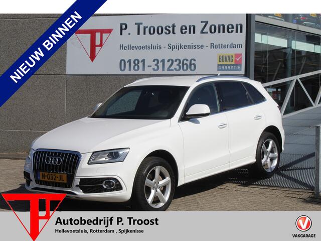 Audi Q5 2.0 TFSI Quattro Adrenalin Sport Adaptive cruise control/Parkeersensoren rondom/Dodehoek detectie/Stoelverwarming/Climate control/Bluetooth/Keyless/19'' Lichtmetalen velgen.