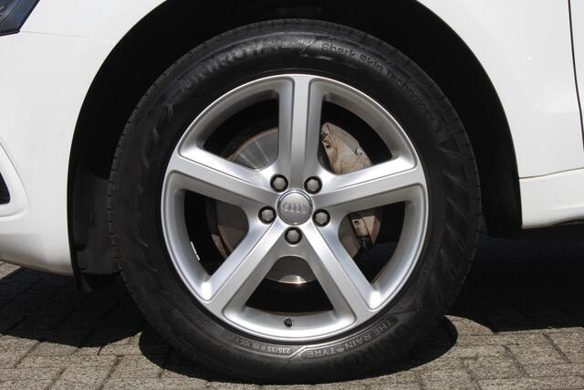 Audi Q5 2.0 TFSI Quattro Adrenalin Sport Adaptive cruise control/Parkeersensoren rondom/Dodehoek detectie/Stoelverwarming/Climate control/Bluetooth/Keyless/19'' Lichtmetalen velgen.