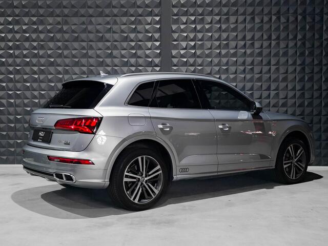 Audi Q5 55 TFSI e quattro Competition | Pano | 20" | Side | Matrix | El. Stoelverst. | Ak. Glas | Tour | Amb. Int verl.| Keyl |