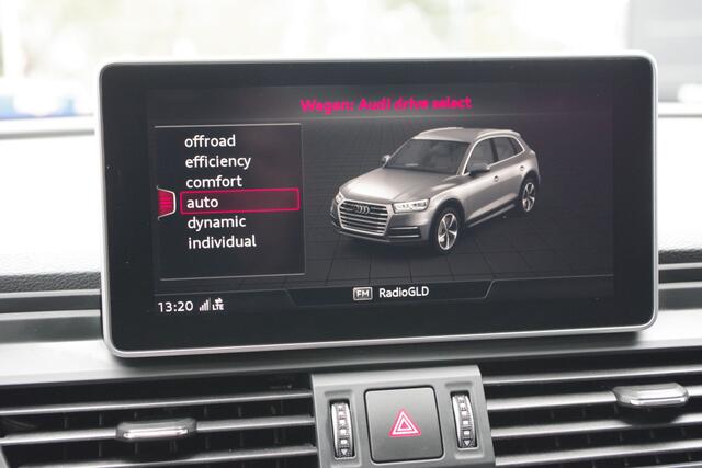 Audi Q5 2.0 TFSI 252 PK Quattro Sport S Line Black Edition, Trekhaak, Panoramadak, Leder-Alcantara, Camera