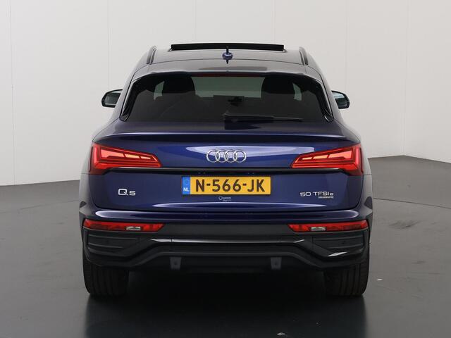 Audi Q5 Sportback 50 TFSI e S edition | Panoramadak | Live Cockpit | Sportstoelen | Camera | DAB | Apple CarPlay/Android Auto | Stoelverwarming | Adaptieve Cruise Control | Ele. kofferdeksel | Ele. wegklapbare Trekhaak |
