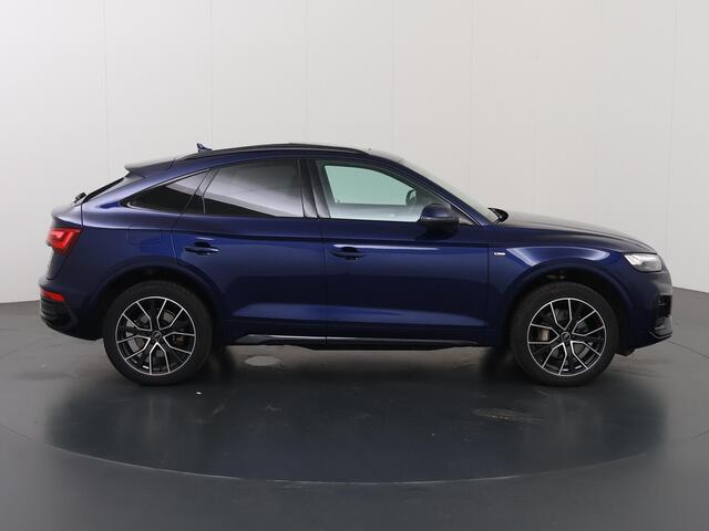 Audi Q5 Sportback 50 TFSI e S edition | Panoramadak | Live Cockpit | Sportstoelen | Camera | DAB | Apple CarPlay/Android Auto | Stoelverwarming | Adaptieve Cruise Control | Ele. kofferdeksel | Ele. wegklapbare Trekhaak |