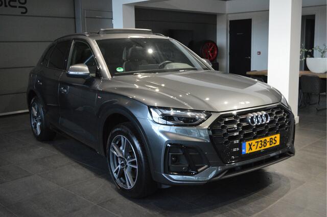 Audi Q5 50 TFSI e 3X S-LINE navi pano trekhaak keyless 19 inch !!